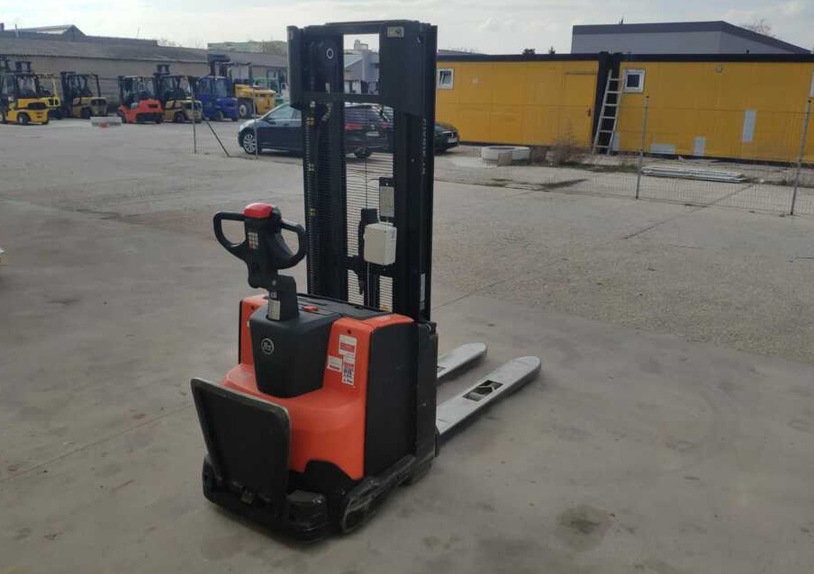BT SWE120, forks 1400 mm - آلة التكديس: صورة 2 BT SWE120, forks 1400 mm - آلة التكديس: صورة 2
