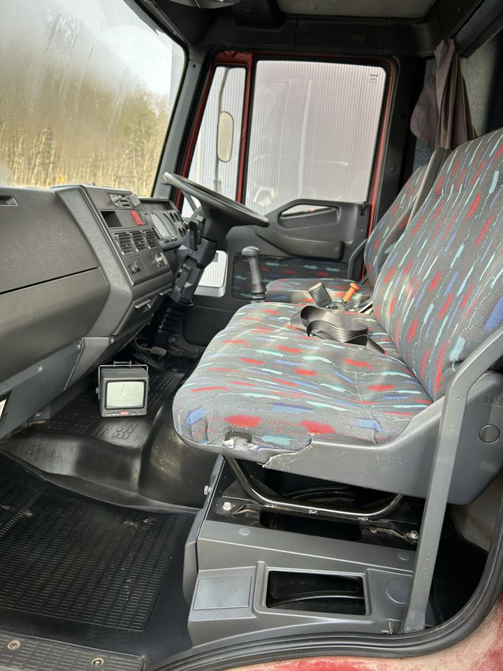 Kamper koniowoz Iveco 2w1 - شاحنة نقل خيل: صورة 4 Kamper koniowoz Iveco 2w1 - شاحنة نقل خيل: صورة 4