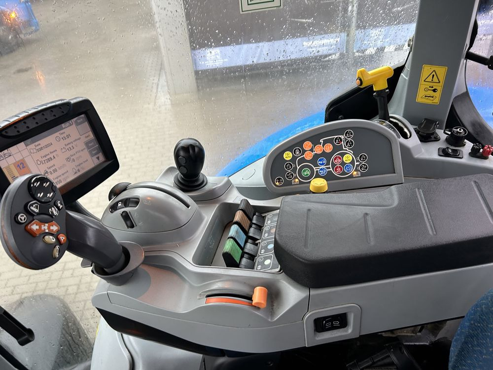 New Holland T7.200 skrzynia stopniowa 2013r TUZ Monitor Nowe Opon - جرار: صورة 5 New Holland T7.200 skrzynia stopniowa 2013r TUZ Monitor Nowe Opon - جرار: صورة 5