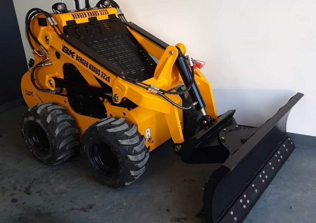 Berger Kraus Mini wheel loader 23KM Briggs 323S Berger Kraus Mini wheel loader 23KM Briggs 323S: صورة 7