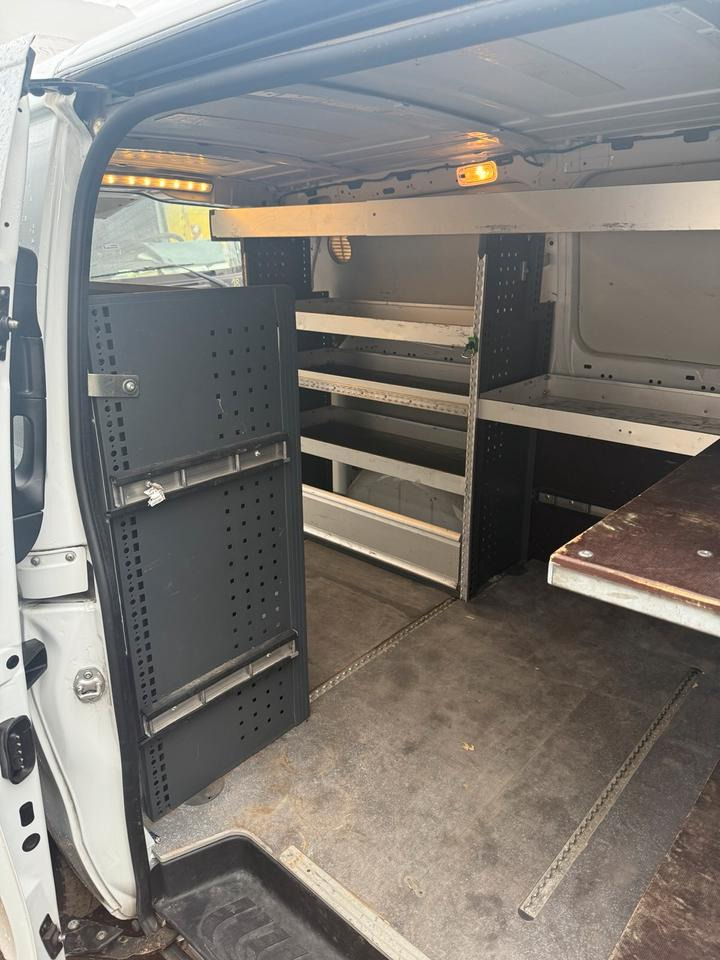 Fahrzeugeinrichtung ( Regale ) Mercedes Vito - قطع غيار - شاحنة: صورة 1 Fahrzeugeinrichtung ( Regale ) Mercedes Vito - قطع غيار - شاحنة: صورة 1