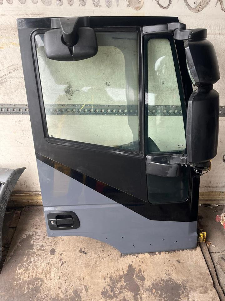 IVECO Stralis 450 Beifahrertür Tür rechts, Spiegel & Verkleidung - باب و قطع الغيار - شاحنة: صورة 1 IVECO Stralis 450 Beifahrertür Tür rechts, Spiegel & Verkleidung - باب و قطع الغيار - شاحنة: صورة 1