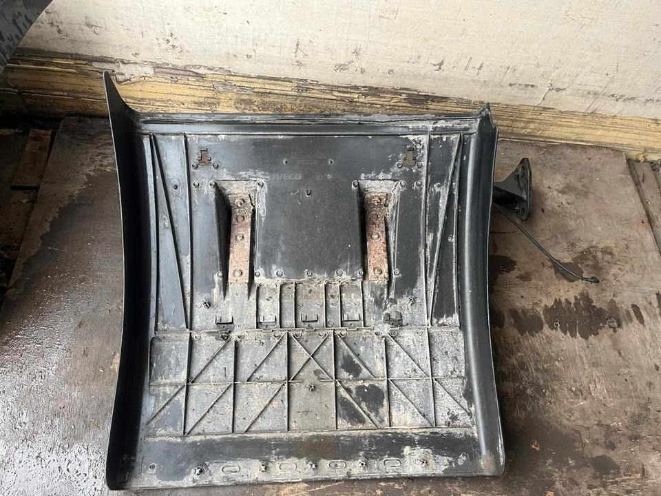 IVECO Stralis 450 Kotflügel vorne rechts 41299389 / 41299388 - رفرف المركبة - شاحنة: صورة 5 IVECO Stralis 450 Kotflügel vorne rechts 41299389 / 41299388 - رفرف المركبة - شاحنة: صورة 5