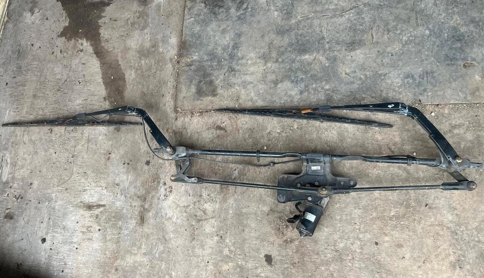 IVECO Stralis Scheibenwischer, Wischergestänge mit Motor 99439637 - مساحة الزجاج الأمامي - شاحنة: صورة 1 IVECO Stralis Scheibenwischer, Wischergestänge mit Motor 99439637 - مساحة الزجاج الأمامي - شاحنة: صورة 1