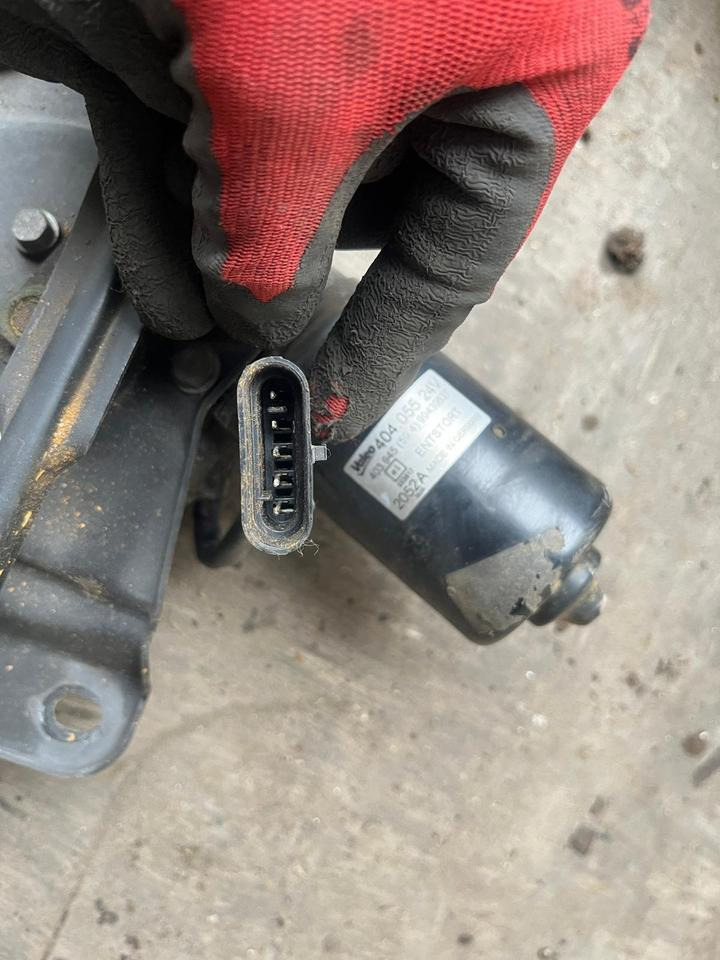 IVECO Stralis Scheibenwischer, Wischergestänge mit Motor 99439637 - مساحة الزجاج الأمامي - شاحنة: صورة 5 IVECO Stralis Scheibenwischer, Wischergestänge mit Motor 99439637 - مساحة الزجاج الأمامي - شاحنة: صورة 5