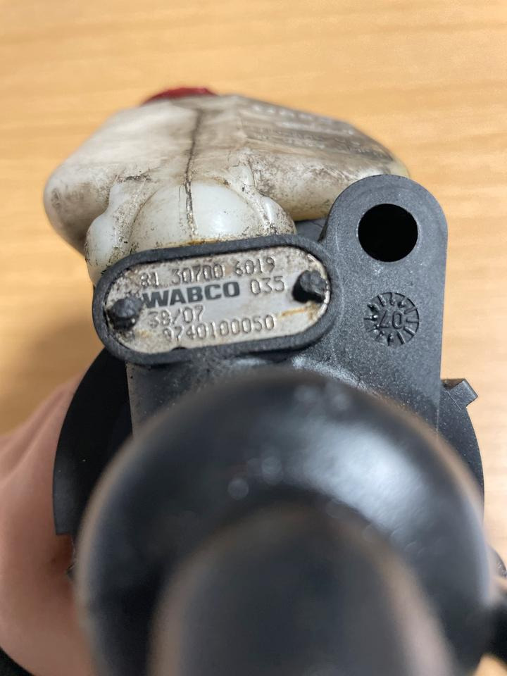 MAN Geberzylinder Kopplung WABCO 81.307006019 - اسطوانه القابض - شاحنة: صورة 4 MAN Geberzylinder Kopplung WABCO 81.307006019 - اسطوانه القابض - شاحنة: صورة 4