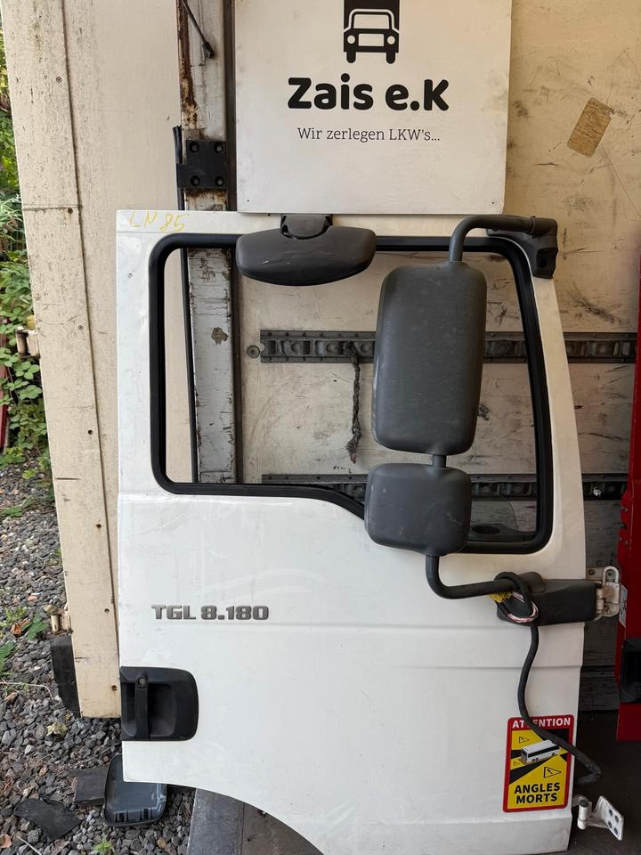 MAN TGL Beifahrertür Weiß Spiegel Innenverkleidung - باب و قطع الغيار - شاحنة: صورة 1 MAN TGL Beifahrertür Weiß Spiegel Innenverkleidung - باب و قطع الغيار - شاحنة: صورة 1