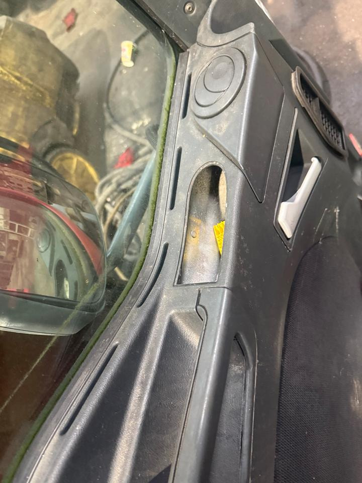 MAN TGL Fahrertür Rot Spiegel Innenverkleidung - باب و قطع الغيار - شاحنة: صورة 4 MAN TGL Fahrertür Rot Spiegel Innenverkleidung - باب و قطع الغيار - شاحنة: صورة 4