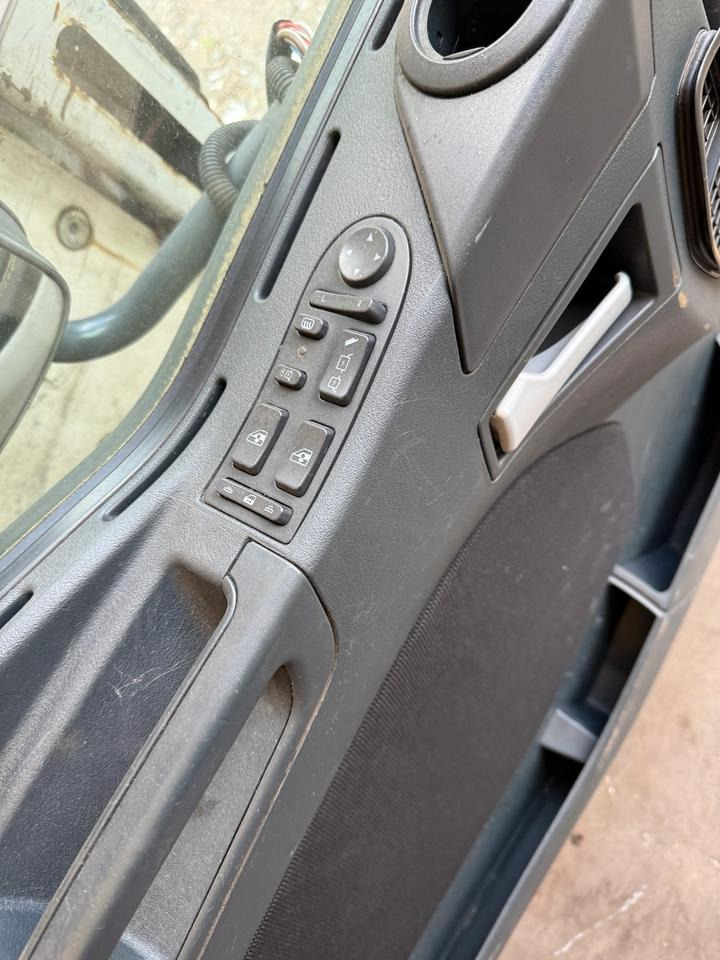 MAN TGL Fahrertür Weiß Spiegel Innenverkleidung - باب و قطع الغيار - شاحنة: صورة 3 MAN TGL Fahrertür Weiß Spiegel Innenverkleidung - باب و قطع الغيار - شاحنة: صورة 3