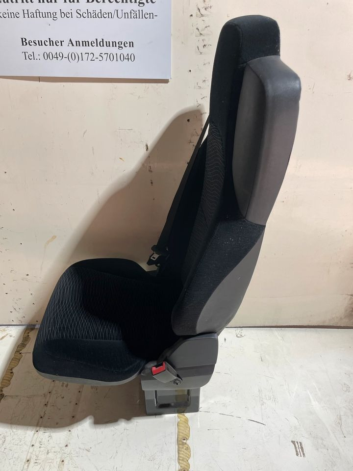 Mercedes Actros MP4 Beifahrersitz A9609103703 - مقعد - شاحنة: صورة 2 Mercedes Actros MP4 Beifahrersitz A9609103703 - مقعد - شاحنة: صورة 2
