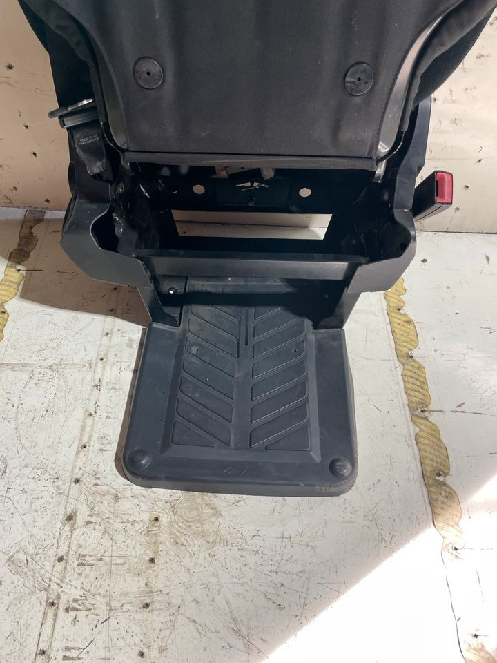 Mercedes Actros MP4 Beifahrersitz A9609103803 - مقعد - شاحنة: صورة 5 Mercedes Actros MP4 Beifahrersitz A9609103803 - مقعد - شاحنة: صورة 5