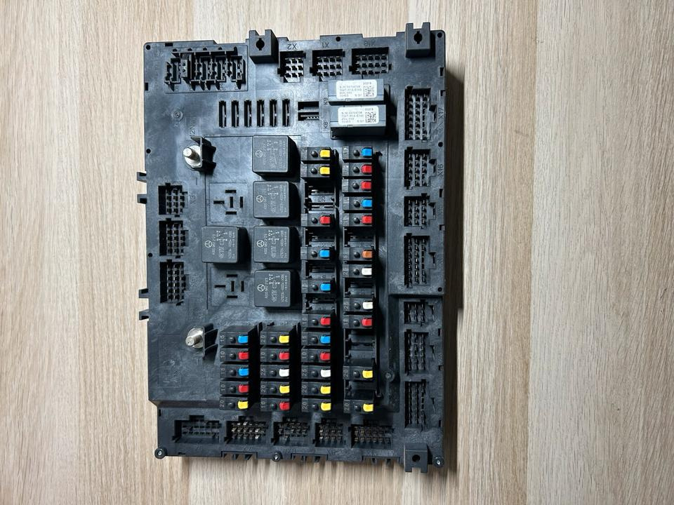 Mercedes Actros MP4 Continental Sicherungskasten A0014466158 - فيوز - شاحنة: صورة 2 Mercedes Actros MP4 Continental Sicherungskasten A0014466158 - فيوز - شاحنة: صورة 2