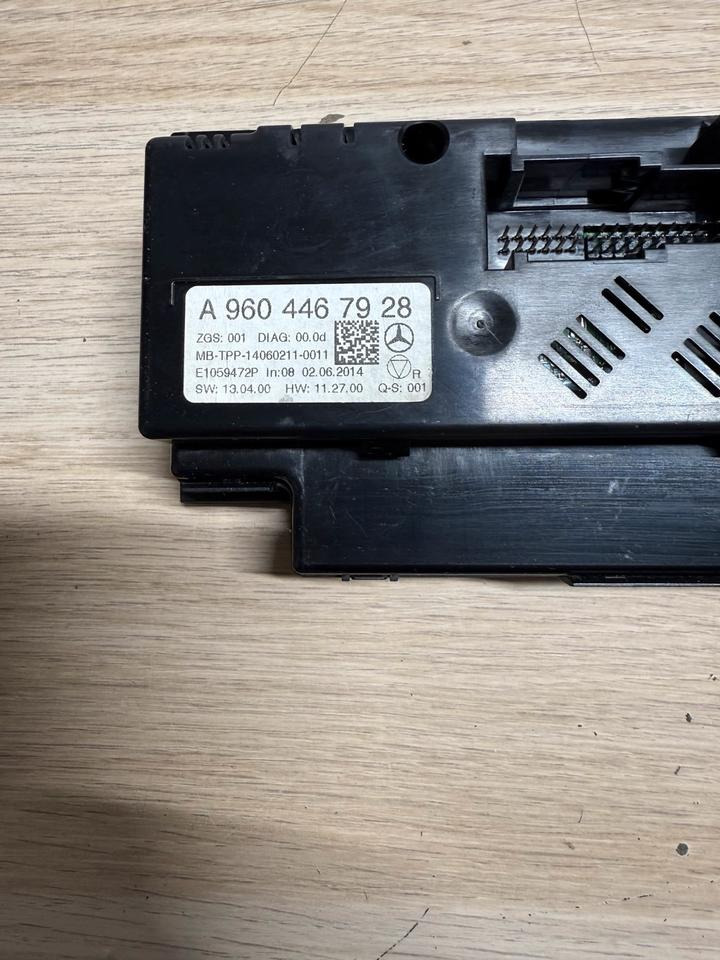 Mercedes Actros MP4 Klimabedienteil Klima Heizung A9604467928 - وحدة تحكم الكتروني - شاحنة: صورة 4 Mercedes Actros MP4 Klimabedienteil Klima Heizung A9604467928 - وحدة تحكم الكتروني - شاحنة: صورة 4