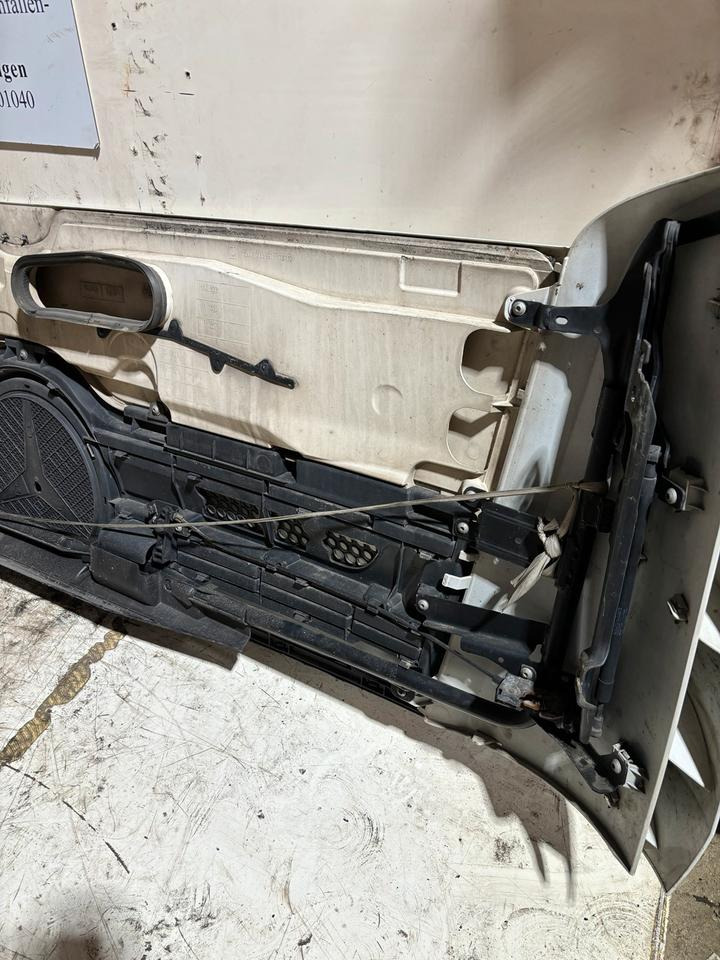 Mercedes Actros MP4 Motorhaube A9607500409 - هيكل السيارة الخارجية - شاحنة: صورة 5 Mercedes Actros MP4 Motorhaube A9607500409 - هيكل السيارة الخارجية - شاحنة: صورة 5