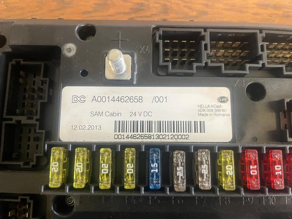 Mercedes Actros MP4 SAM Cabin Sicherungskasten A0014462658 - فيوز - شاحنة: صورة 3 Mercedes Actros MP4 SAM Cabin Sicherungskasten A0014462658 - فيوز - شاحنة: صورة 3