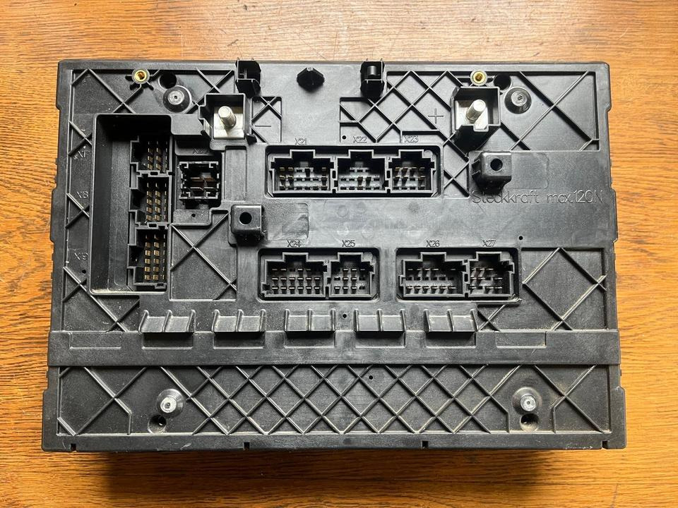 Mercedes Actros MP4 SAM Cabin Sicherungskasten A0014465158 - فيوز - شاحنة: صورة 3 Mercedes Actros MP4 SAM Cabin Sicherungskasten A0014465158 - فيوز - شاحنة: صورة 3