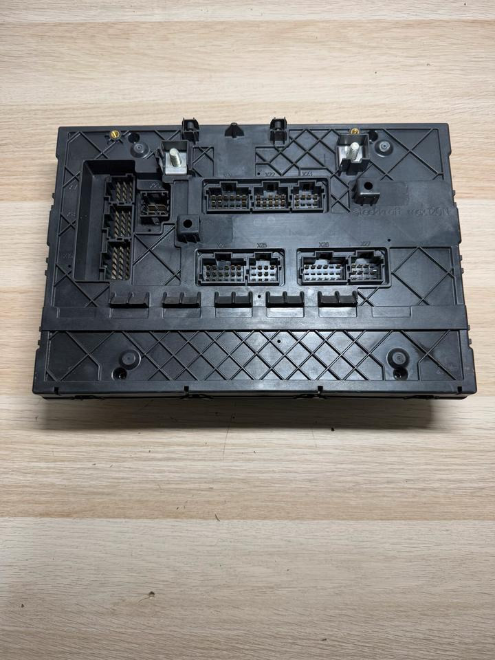 Mercedes Actros MP4 Sicherungskasten A0014462458 - فيوز - شاحنة: صورة 4 Mercedes Actros MP4 Sicherungskasten A0014462458 - فيوز - شاحنة: صورة 4