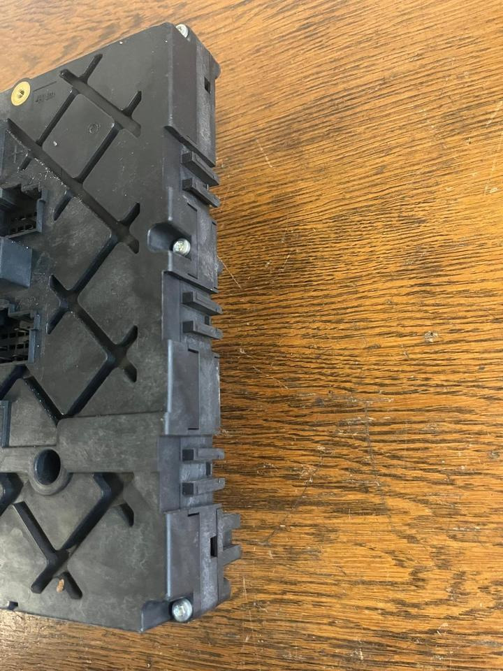 Mercedes Actros MP4 Single-SAM Sicherungskasten A0014463658 - فيوز - شاحنة: صورة 5 Mercedes Actros MP4 Single-SAM Sicherungskasten A0014463658 - فيوز - شاحنة: صورة 5