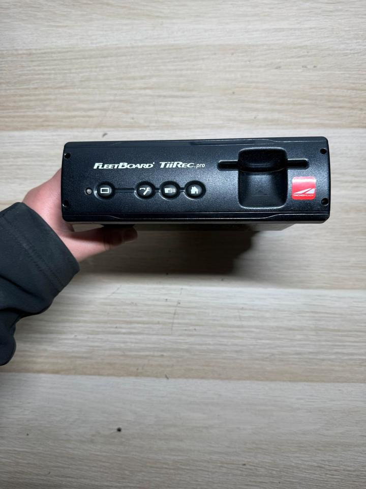 Mercedes Actros MP4 Tachograph Fleetboard A0004462260 - تاكوغراف - شاحنة: صورة 3 Mercedes Actros MP4 Tachograph Fleetboard A0004462260 - تاكوغراف - شاحنة: صورة 3