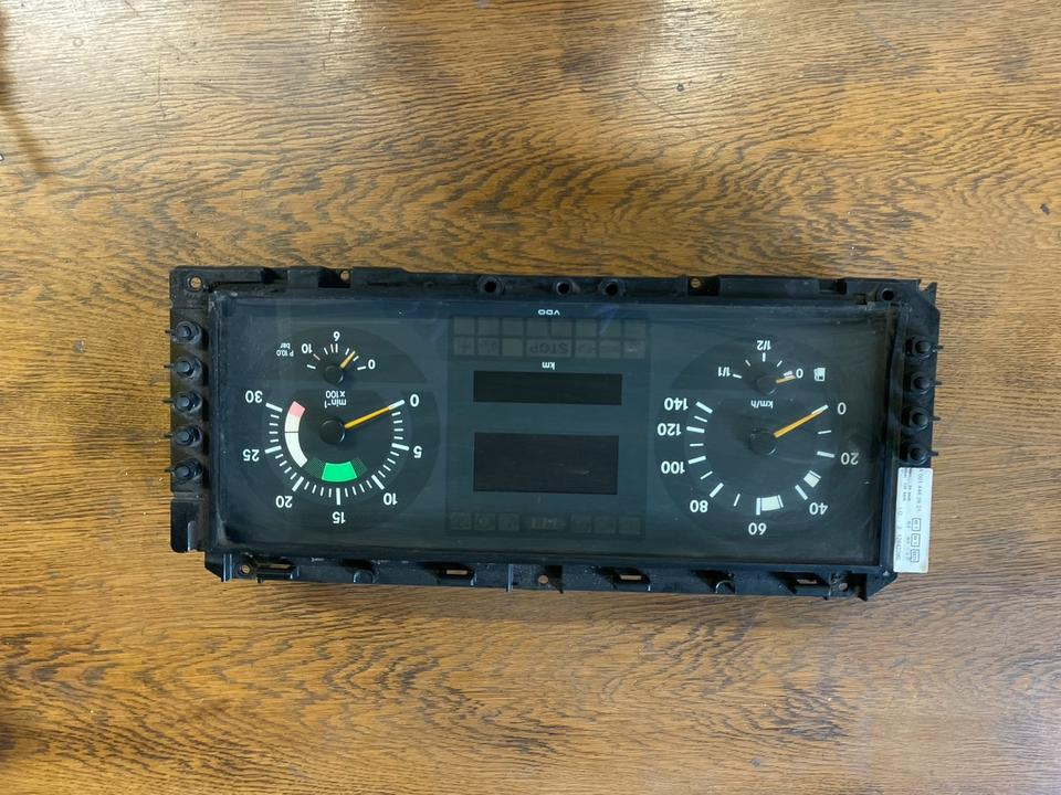 Mercedes Atego 1 Kombiinstrument Tacho A0014462921 - لوحة القيادة - شاحنة: صورة 1 Mercedes Atego 1 Kombiinstrument Tacho A0014462921 - لوحة القيادة - شاحنة: صورة 1
