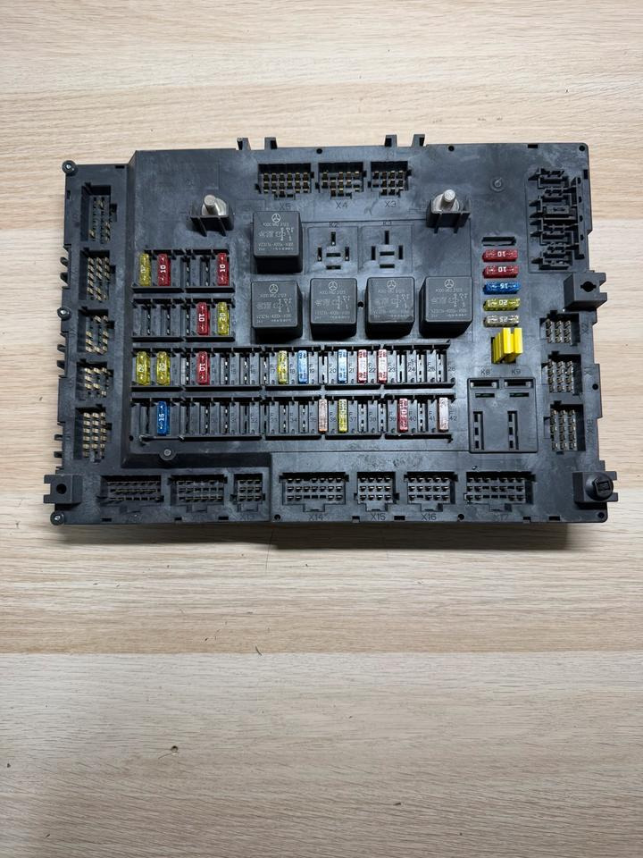 Mercedes Atego 4 EU6 Sicherungskasten A0014463358 - فيوز: صورة 2 Mercedes Atego 4 EU6 Sicherungskasten A0014463358 - فيوز: صورة 2