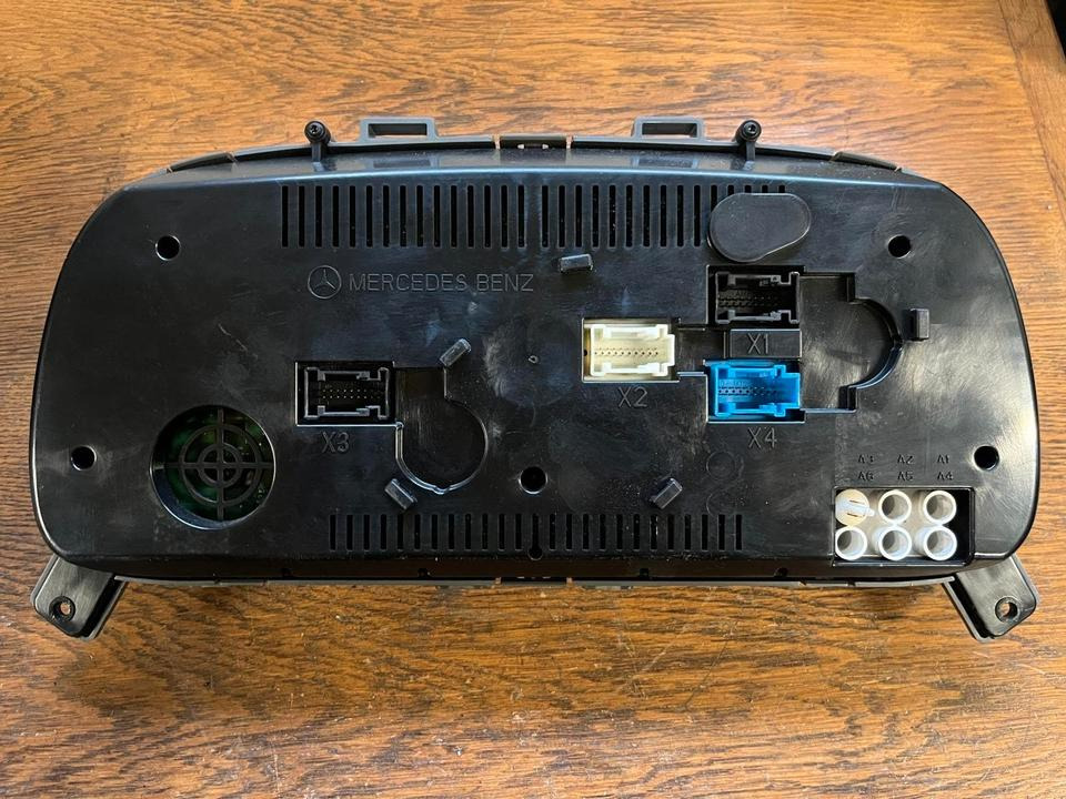 Mercedes Atego Kombiinstrument / Tacho A0034462221 - لوحة القيادة - شاحنة: صورة 5 Mercedes Atego Kombiinstrument / Tacho A0034462221 - لوحة القيادة - شاحنة: صورة 5