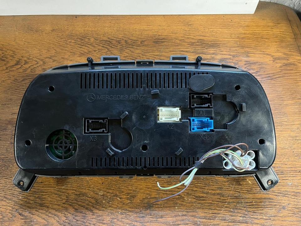 Mercedes Atego Kombiinstrument / Tacho A0044463421 - لوحة القيادة - شاحنة: صورة 5 Mercedes Atego Kombiinstrument / Tacho A0044463421 - لوحة القيادة - شاحنة: صورة 5