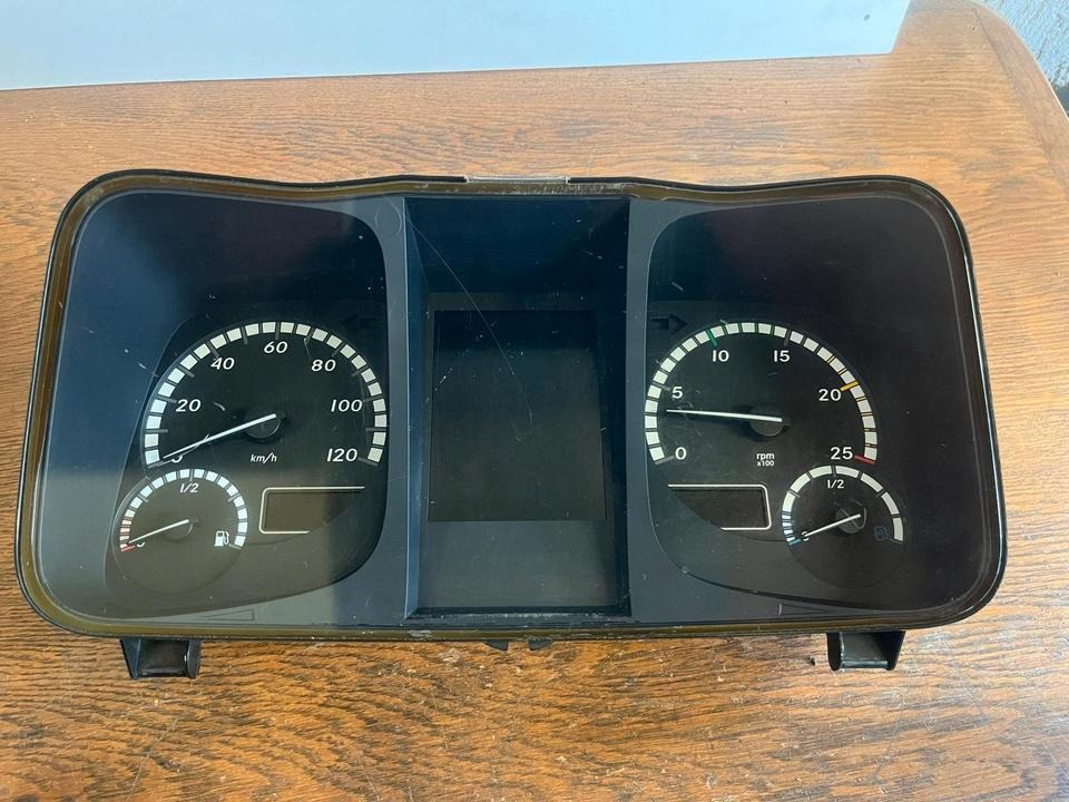 Mercedes Benz Actros MP4 Kombiinstrument / Tacho A0094460021 - لوحة القيادة - شاحنة: صورة 2 Mercedes Benz Actros MP4 Kombiinstrument / Tacho A0094460021 - لوحة القيادة - شاحنة: صورة 2