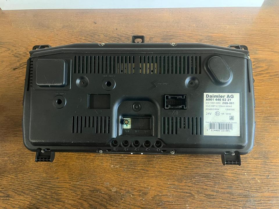 Mercedes Benz Actros MP4 Kombiinstrument / Tacho A9614466221 - لوحة القيادة - شاحنة: صورة 5 Mercedes Benz Actros MP4 Kombiinstrument / Tacho A9614466221 - لوحة القيادة - شاحنة: صورة 5