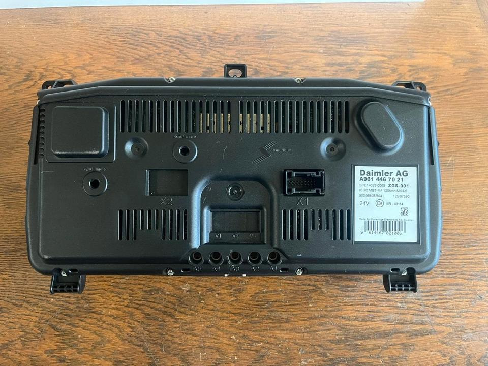 Mercedes Benz Actros MP4 Kombiinstrument / Tacho A9614467021 - لوحة القيادة - شاحنة: صورة 4 Mercedes Benz Actros MP4 Kombiinstrument / Tacho A9614467021 - لوحة القيادة - شاحنة: صورة 4