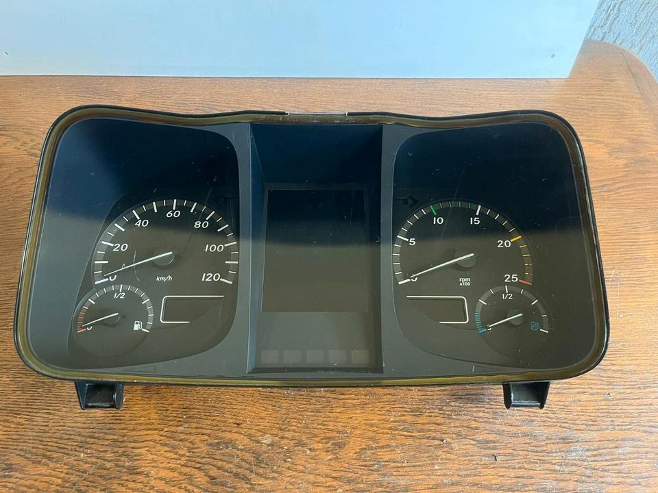 Mercedes Benz Actros MP4 Kombiinstrument / Tacho A9614467021 - لوحة القيادة - شاحنة: صورة 2 Mercedes Benz Actros MP4 Kombiinstrument / Tacho A9614467021 - لوحة القيادة - شاحنة: صورة 2