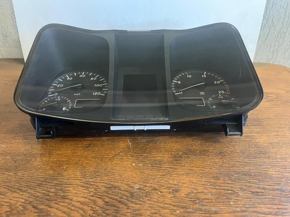Mercedes Benz Actros MP4 Kombiinstrument / Tacho A9614467421 - لوحة القيادة - شاحنة: صورة 5 Mercedes Benz Actros MP4 Kombiinstrument / Tacho A9614467421 - لوحة القيادة - شاحنة: صورة 5