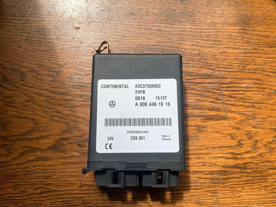 Mercedes Continental ZVFB Steuergerät A0004461616 - وحدة تحكم الكتروني - شاحنة: صورة 1 Mercedes Continental ZVFB Steuergerät A0004461616 - وحدة تحكم الكتروني - شاحنة: صورة 1