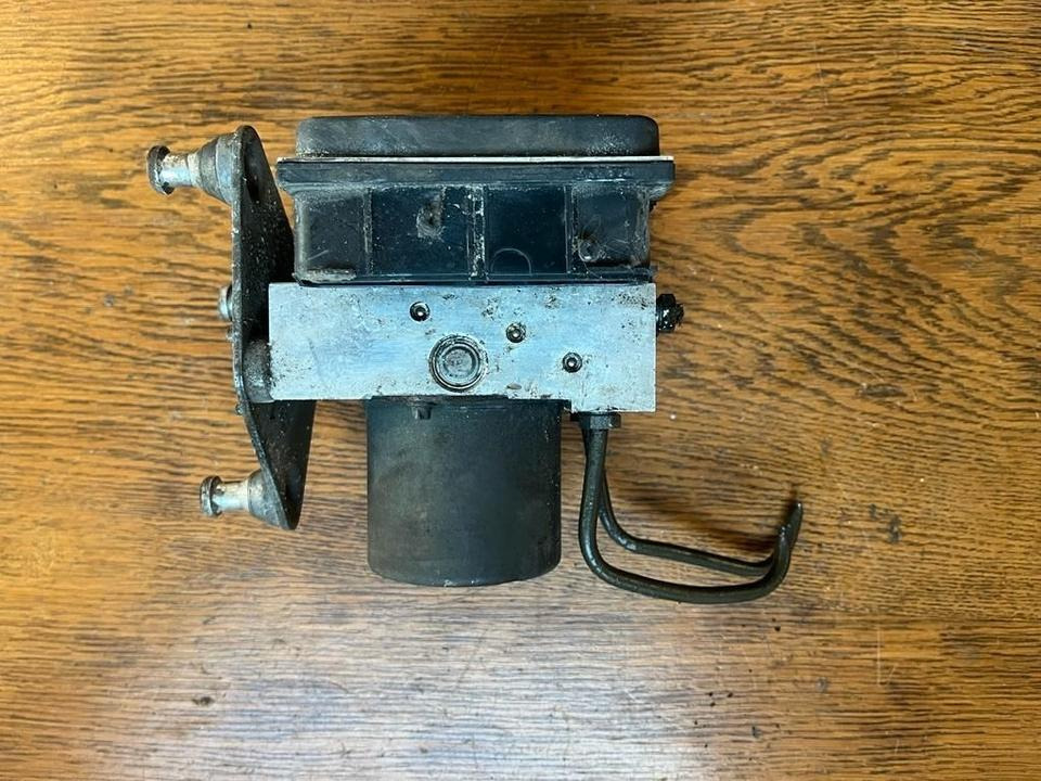 Mercedes Vito Hydraulikblock ABS Pumpe A0014468989 - نظام الهيدروليك - شاحنة: صورة 4 Mercedes Vito Hydraulikblock ABS Pumpe A0014468989 - نظام الهيدروليك - شاحنة: صورة 4