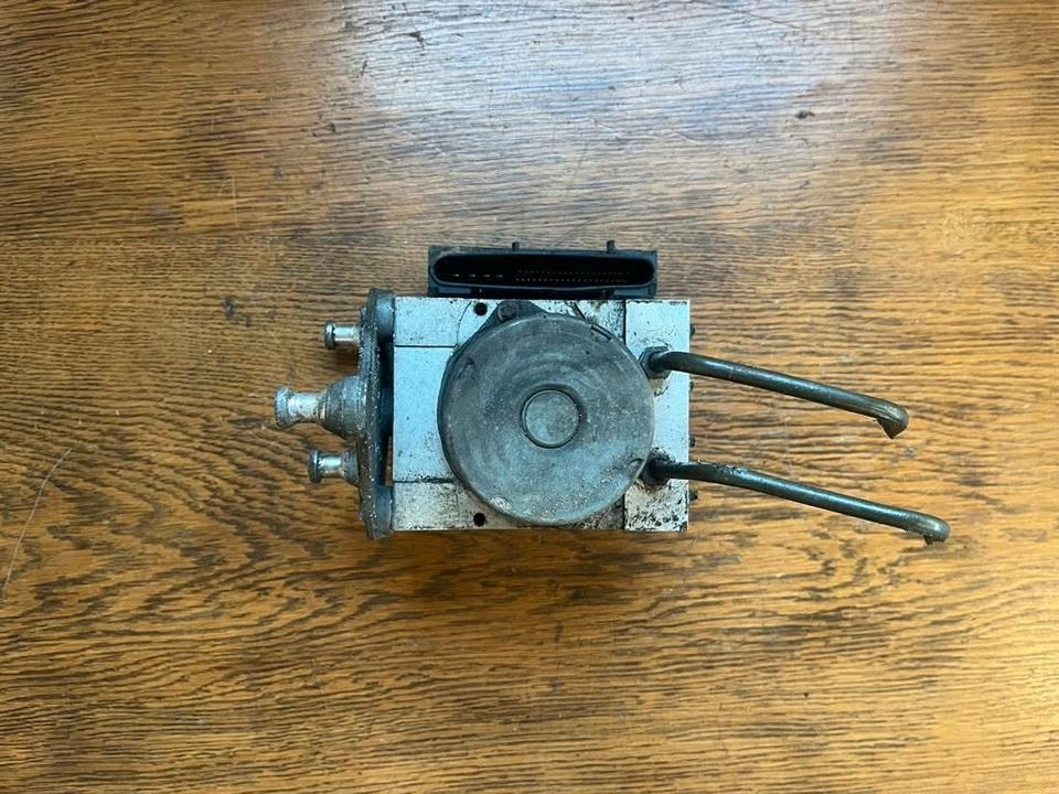 Mercedes Vito Hydraulikblock ABS Pumpe A0014468989 - نظام الهيدروليك - شاحنة: صورة 1 Mercedes Vito Hydraulikblock ABS Pumpe A0014468989 - نظام الهيدروليك - شاحنة: صورة 1