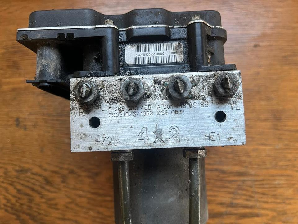 Mercedes Vito Hydraulikblock ABS Pumpe A0014468989 - نظام الهيدروليك - شاحنة: صورة 2 Mercedes Vito Hydraulikblock ABS Pumpe A0014468989 - نظام الهيدروليك - شاحنة: صورة 2