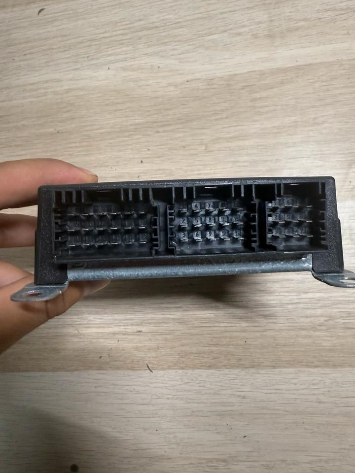 SCANIA ECAS 6x2 / BUS Steuergerät 1851677 - وحدة تحكم الكتروني - حافلة: صورة 4 SCANIA ECAS 6x2 / BUS Steuergerät 1851677 - وحدة تحكم الكتروني - حافلة: صورة 4