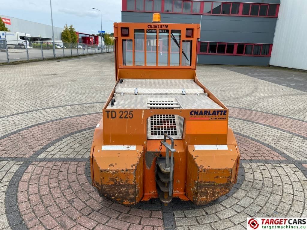 Charlatte TD225 Diesel Tow Truck Tractor 18T capacity - جرار السحب الكهربائي: صورة 5 Charlatte TD225 Diesel Tow Truck Tractor 18T capacity - جرار السحب الكهربائي: صورة 5