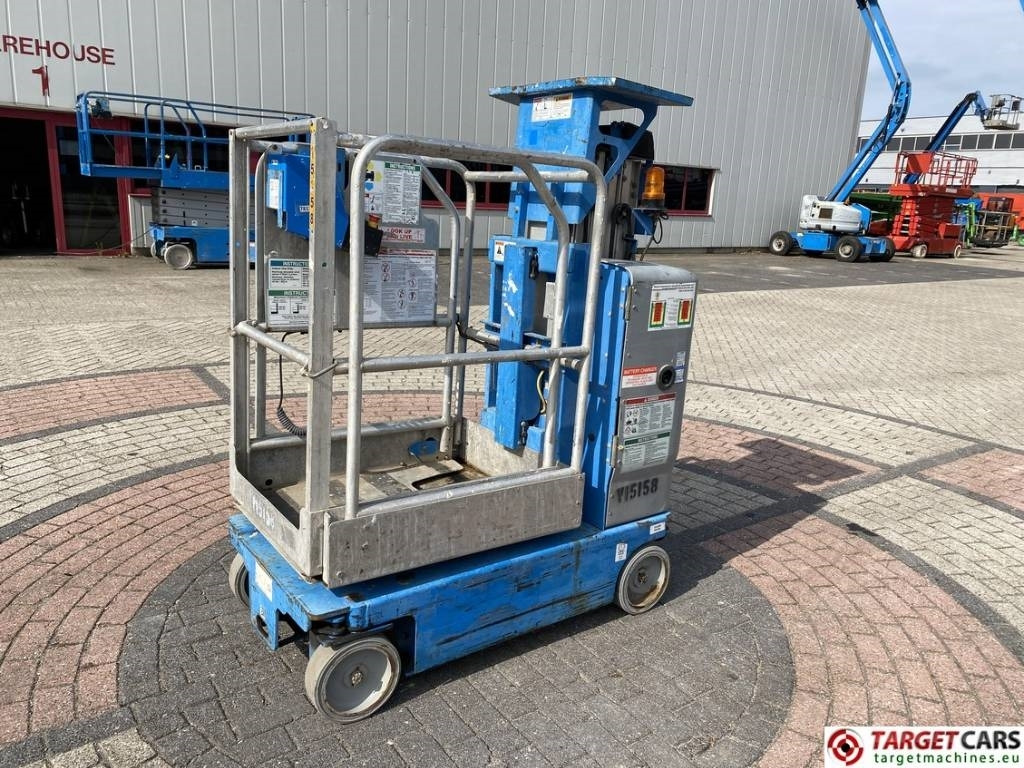 Genie GR-15 Runabout Electric Vertical Mast Lift 652cm - الرأسي رفع الصاري: صورة 1 Genie GR-15 Runabout Electric Vertical Mast Lift 652cm - الرأسي رفع الصاري: صورة 1