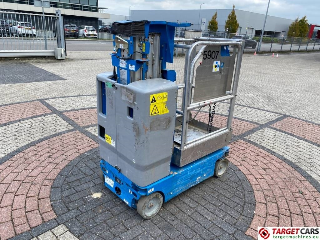 Genie GR15 RunAbout Electric Vertical Mast Lift 652cm  - الرأسي رفع الصاري: صورة 3 Genie GR15 RunAbout Electric Vertical Mast Lift 652cm  - الرأسي رفع الصاري: صورة 3