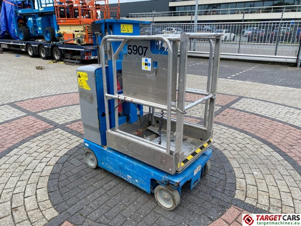 Genie GR15 RunAbout Electric Vertical Mast Lift 652cm  - الرأسي رفع الصاري: صورة 2 Genie GR15 RunAbout Electric Vertical Mast Lift 652cm  - الرأسي رفع الصاري: صورة 2