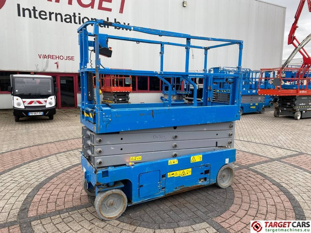 Genie GS-2632 Electric GS2632 Scissor Work Lift 992cm - رافعة هيدروليكية مقصية: صورة 1 Genie GS-2632 Electric GS2632 Scissor Work Lift 992cm - رافعة هيدروليكية مقصية: صورة 1