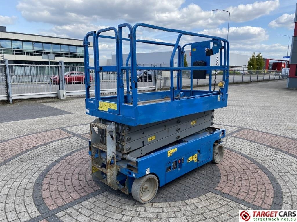 Genie GS-2646 Electric GS2646 Scissor Work Lift 992cm - رافعة هيدروليكية مقصية: صورة 3 Genie GS-2646 Electric GS2646 Scissor Work Lift 992cm - رافعة هيدروليكية مقصية: صورة 3