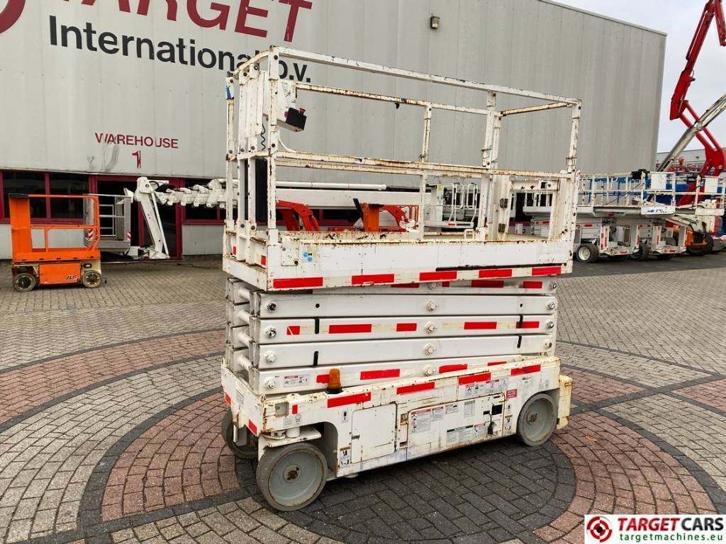 Genie GS-3232 Electric Scissor Work Lift 1175cm - رافعة هيدروليكية مقصية: صورة 1 Genie GS-3232 Electric Scissor Work Lift 1175cm - رافعة هيدروليكية مقصية: صورة 1