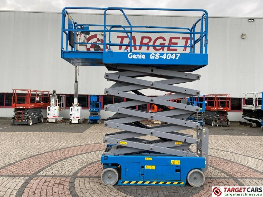 Genie GS-4047 Electric GS4047 Scissor Work Lift 1389cm - رافعة هيدروليكية مقصية: صورة 5 Genie GS-4047 Electric GS4047 Scissor Work Lift 1389cm - رافعة هيدروليكية مقصية: صورة 5