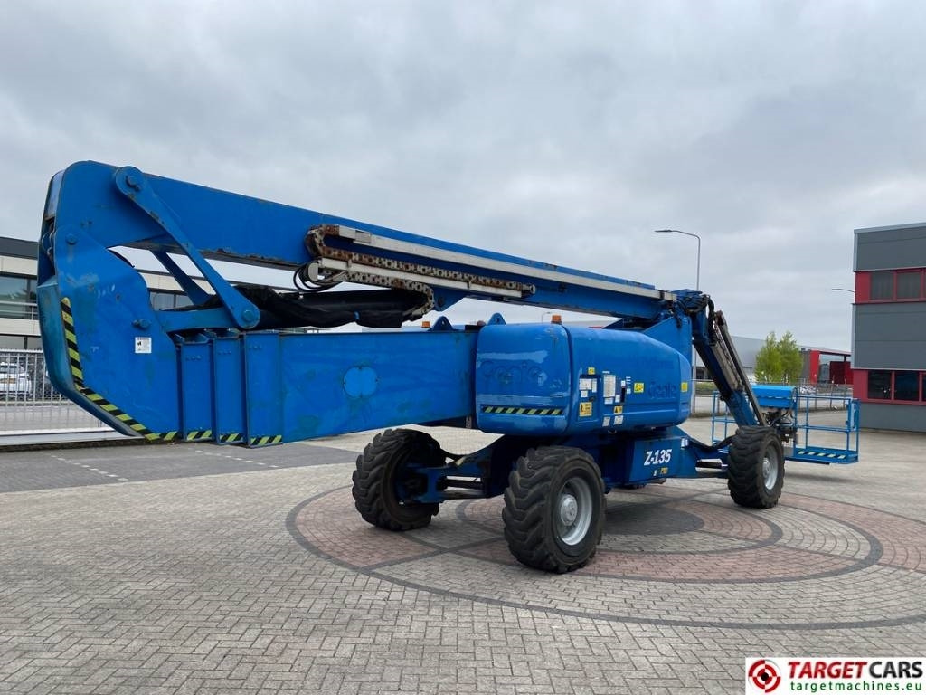 شاحنة ذراع مفصلي Genie Z-135/70 Articulated 4x4x4 Diesel Boom Lift 4315cm: صورة 47