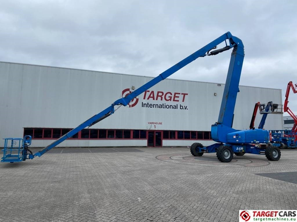شاحنة ذراع مفصلي Genie Z-135/70 Articulated 4x4x4 Diesel Boom Lift 4315cm: صورة 25