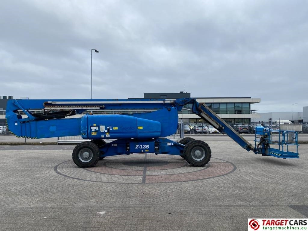 شاحنة ذراع مفصلي Genie Z-135/70 Articulated 4x4x4 Diesel Boom Lift 4315cm: صورة 45
