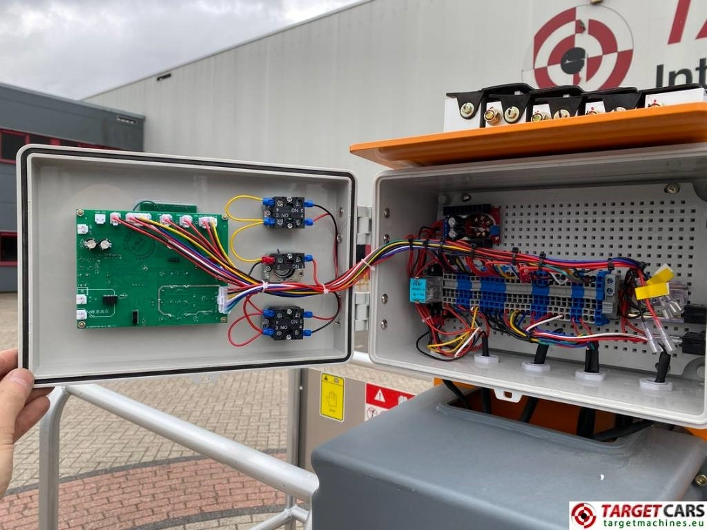 Hangcha HV80M-LC Electric DC Vertical Mast Work Lift 820cm  Hangcha HV80M-LC Electric DC Vertical Mast Work Lift 820cm: صورة 12 Hangcha HV80M-LC Electric DC Vertical Mast Work Lift 820cm  Hangcha HV80M-LC Electric DC Vertical Mast Work Lift 820cm: صورة 12