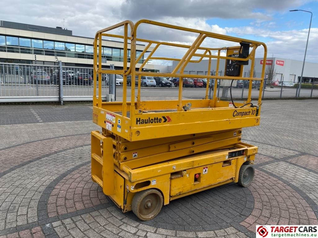 Haulotte Compact 10 Electric Scissor Work Lift 1015cm - رافعة هيدروليكية مقصية: صورة 3 Haulotte Compact 10 Electric Scissor Work Lift 1015cm - رافعة هيدروليكية مقصية: صورة 3